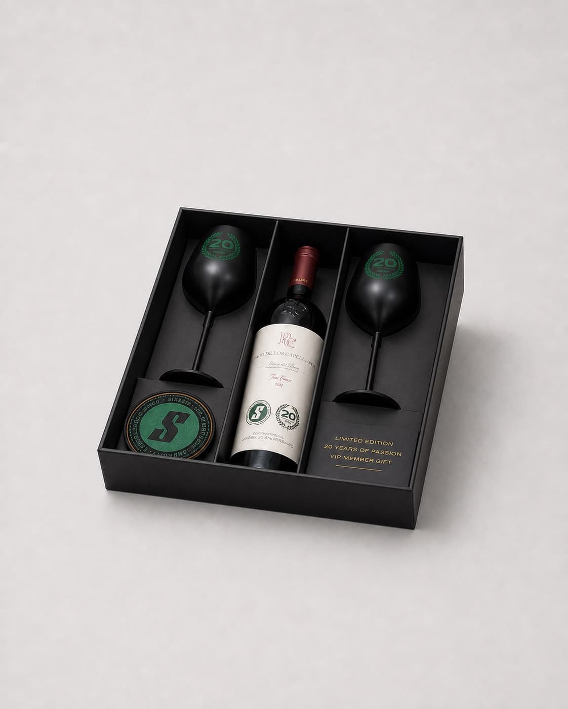 The 6to6 Europe Tour gift box open, with the bottle, the wine glasses and the coasters in place